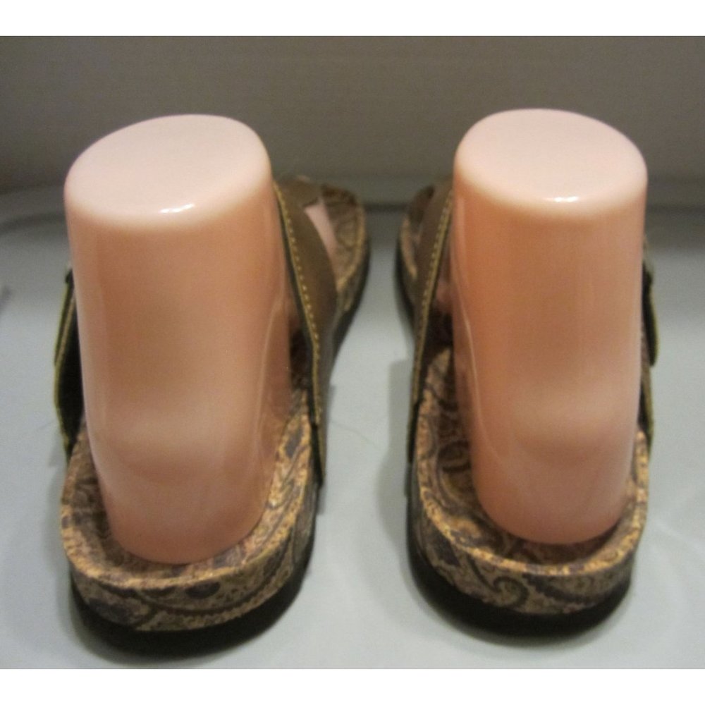 Muk Luk Marsha sandals Women's Size 8 - Picture 2 of 6